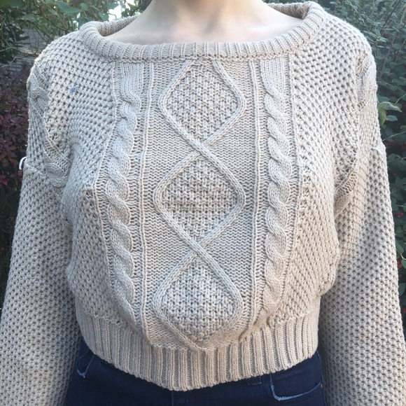 Cropped cable-knit sweater - Picture 7 of 7